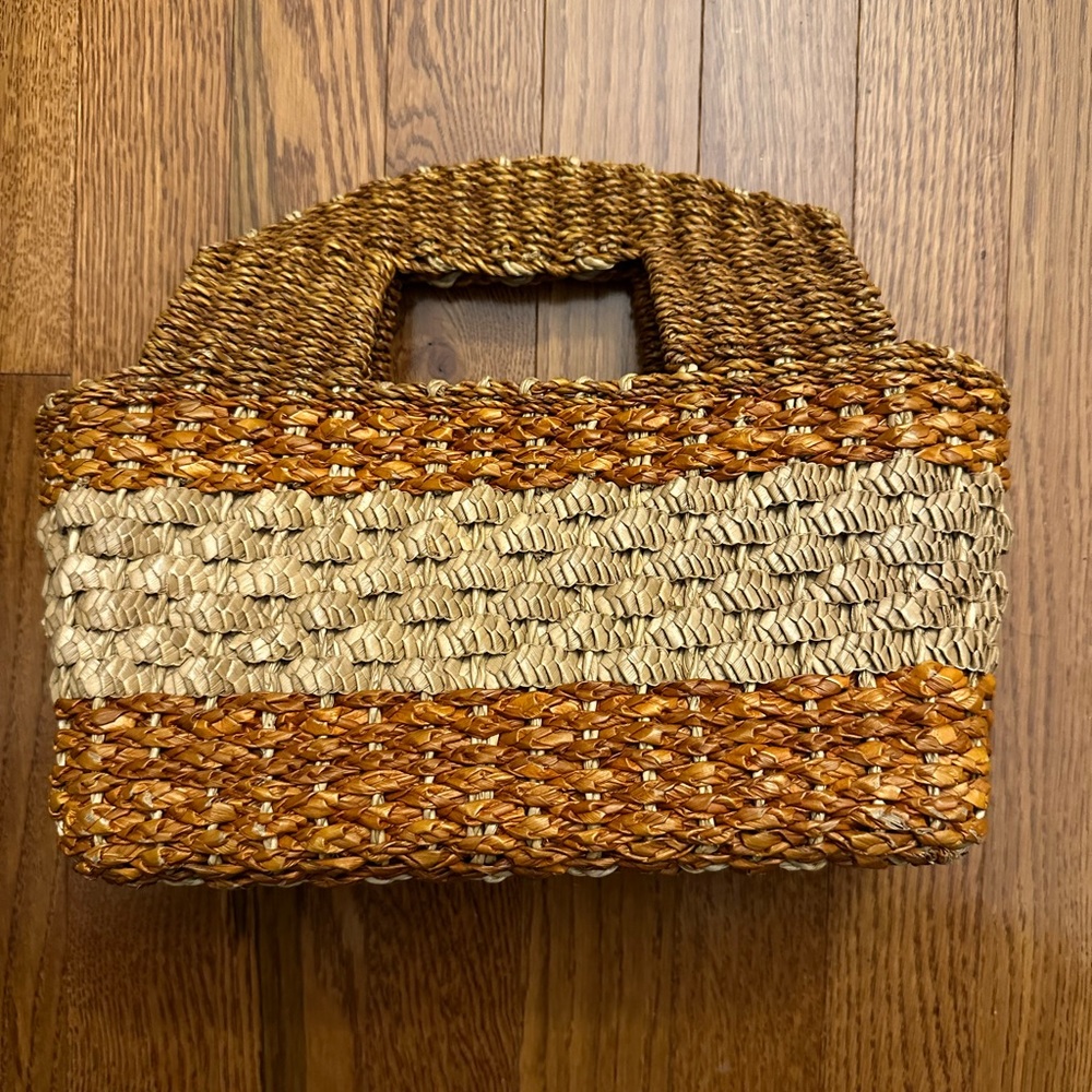 Straw handbag